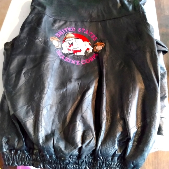 Marine corps leather jacket with the bulldog on it. - Picture 1 of 4